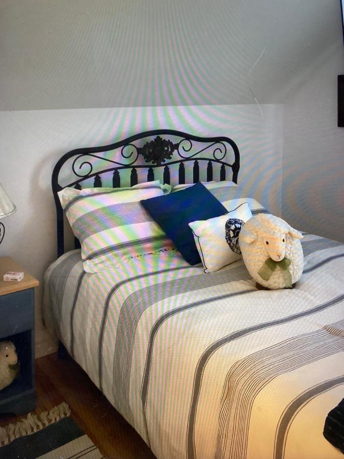 Bed and Breakfast Couette Et Cafe Au Crepuscule La Patrie Экстерьер фото